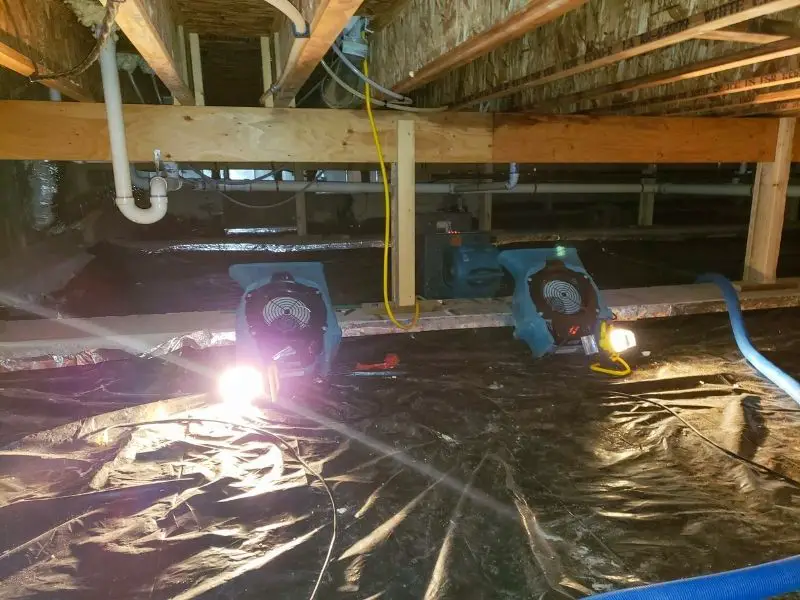 drying a wet crawl space